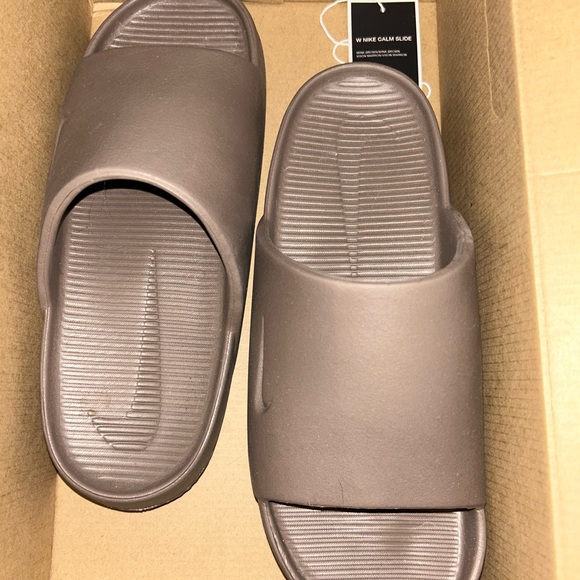 Nike calm slides SIZE 8 - Picture 4 of 4